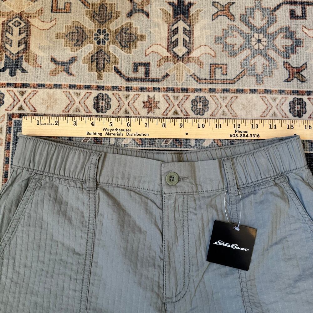 Eddie Bauer Packable Dobby Stripe Sage Hiking Shorts Women’s Size 8 NWT - Picture 7 of 9
